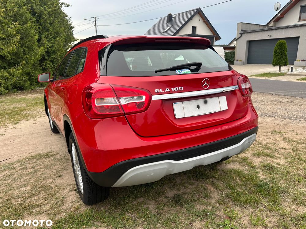 Mercedes-Benz GLA 180 7G-DCT UrbanStyle Edition - 2