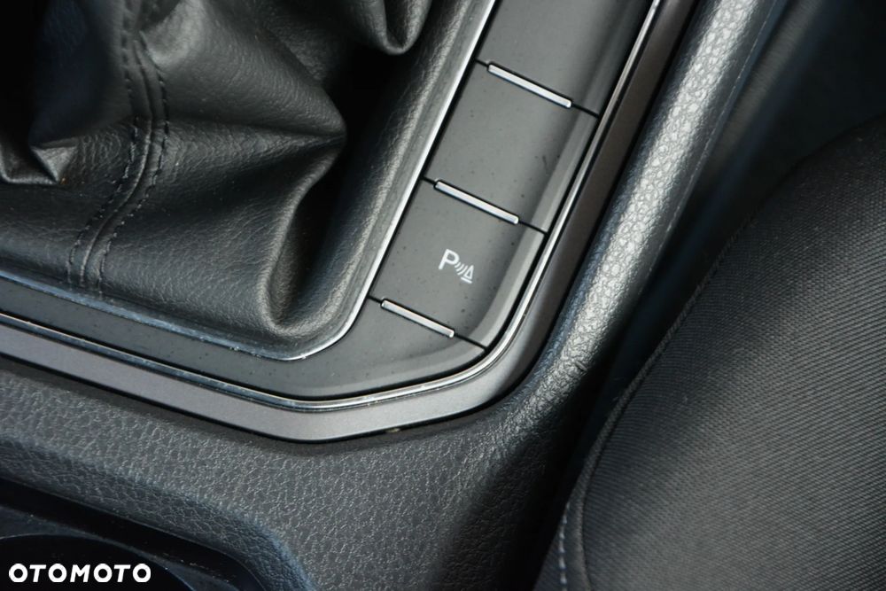 Volkswagen Golf Sportsvan - 28