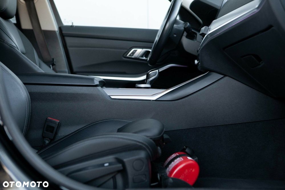 BMW Seria 3 - 27