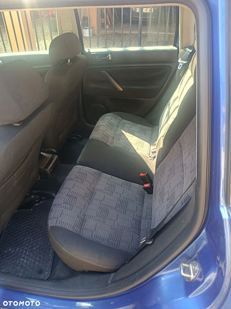 Volkswagen Passat 1.9 TDI - 9