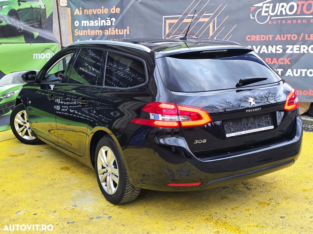 Peugeot 308 1.2 L PureTech Turbo S&S Allure - 8