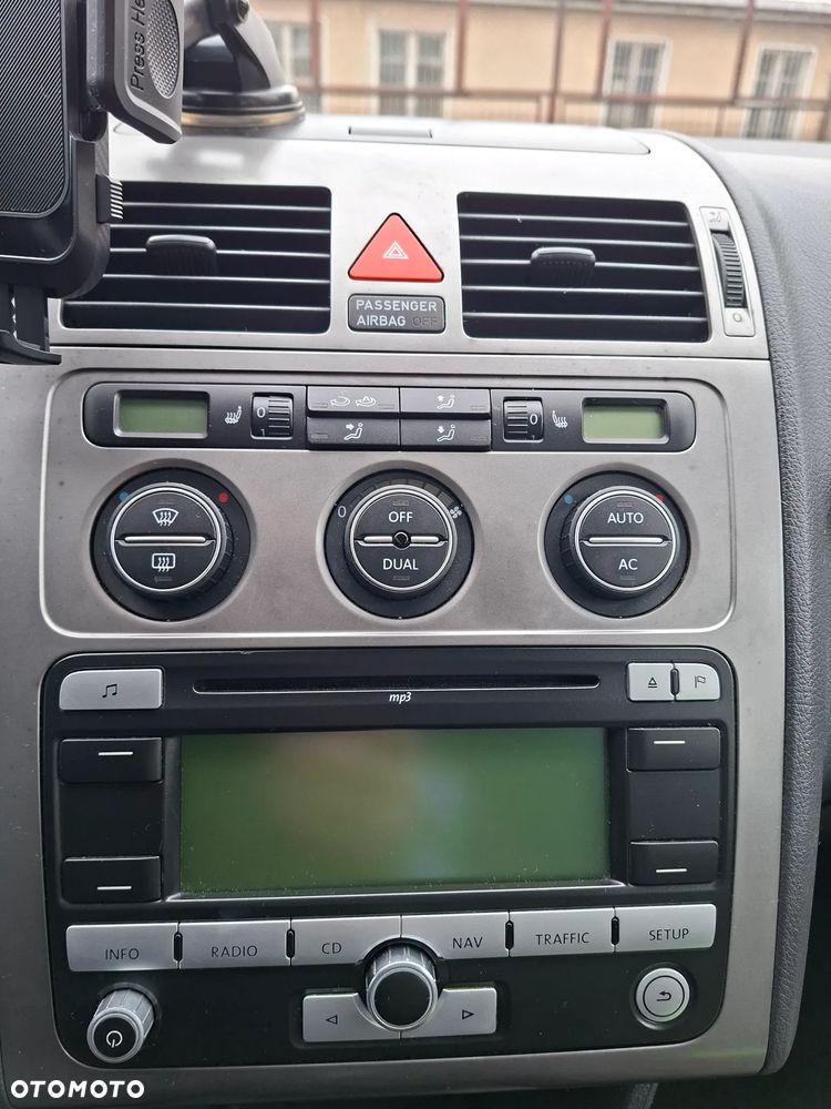 Volkswagen Touran - 13