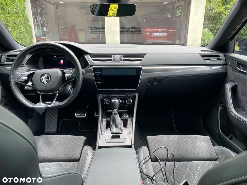Skoda Superb 2.0 TDI SCR 4x4 Sportline DSG - 8