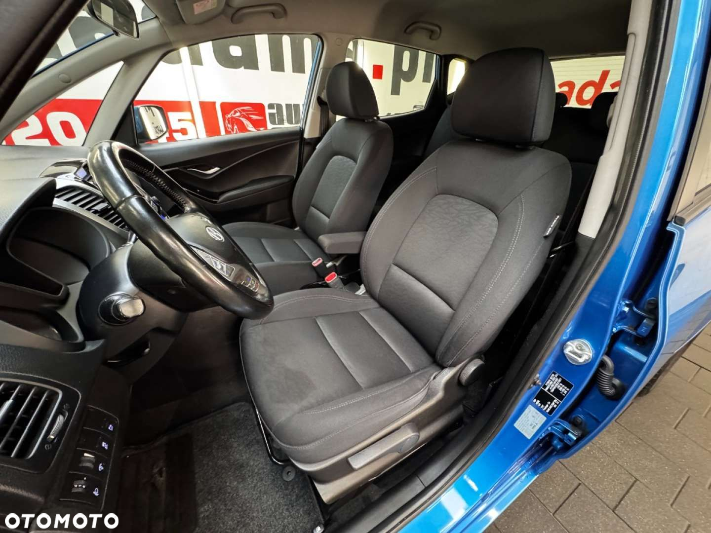 Hyundai ix20 - 25
