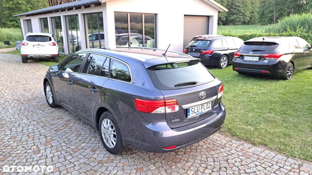 Toyota Avensis 1.8 Premium - 13