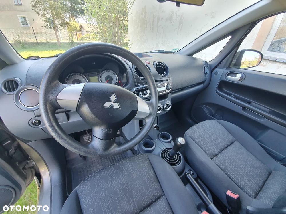 Mitsubishi Colt - 12