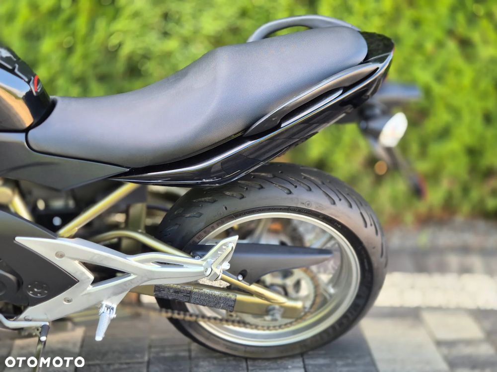Kawasaki ER - 18