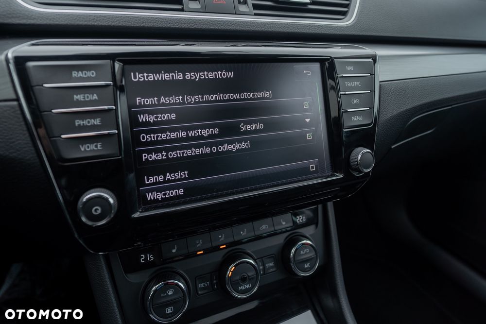 Skoda Superb 2.0 TDI Premium Edition - 35