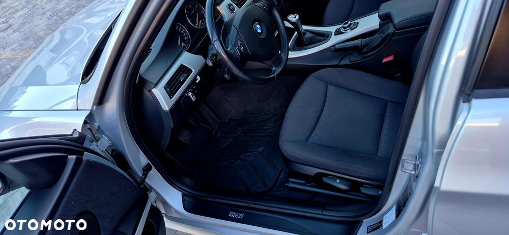 BMW Seria 3 - 27