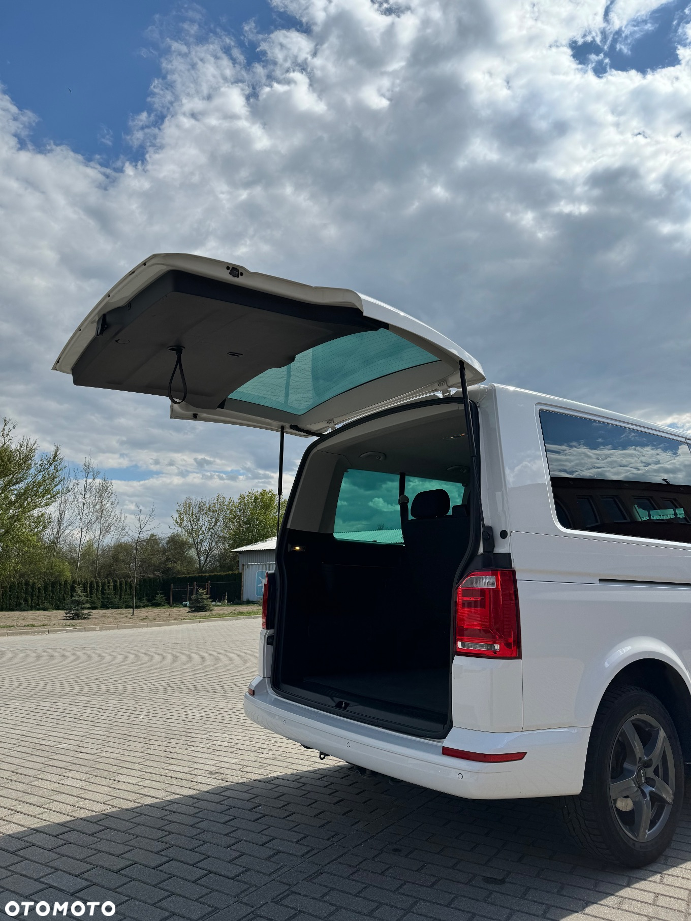 Volkswagen Caravelle 2.0 TDI L2 Comfortline - 8