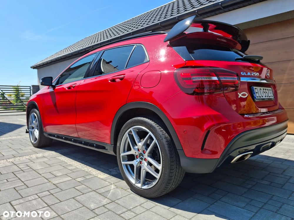 Mercedes-Benz GLA 250 4Matic 7G-DCT AMG Line - 5