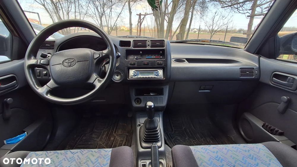 Toyota RAV4 2.0 - 12