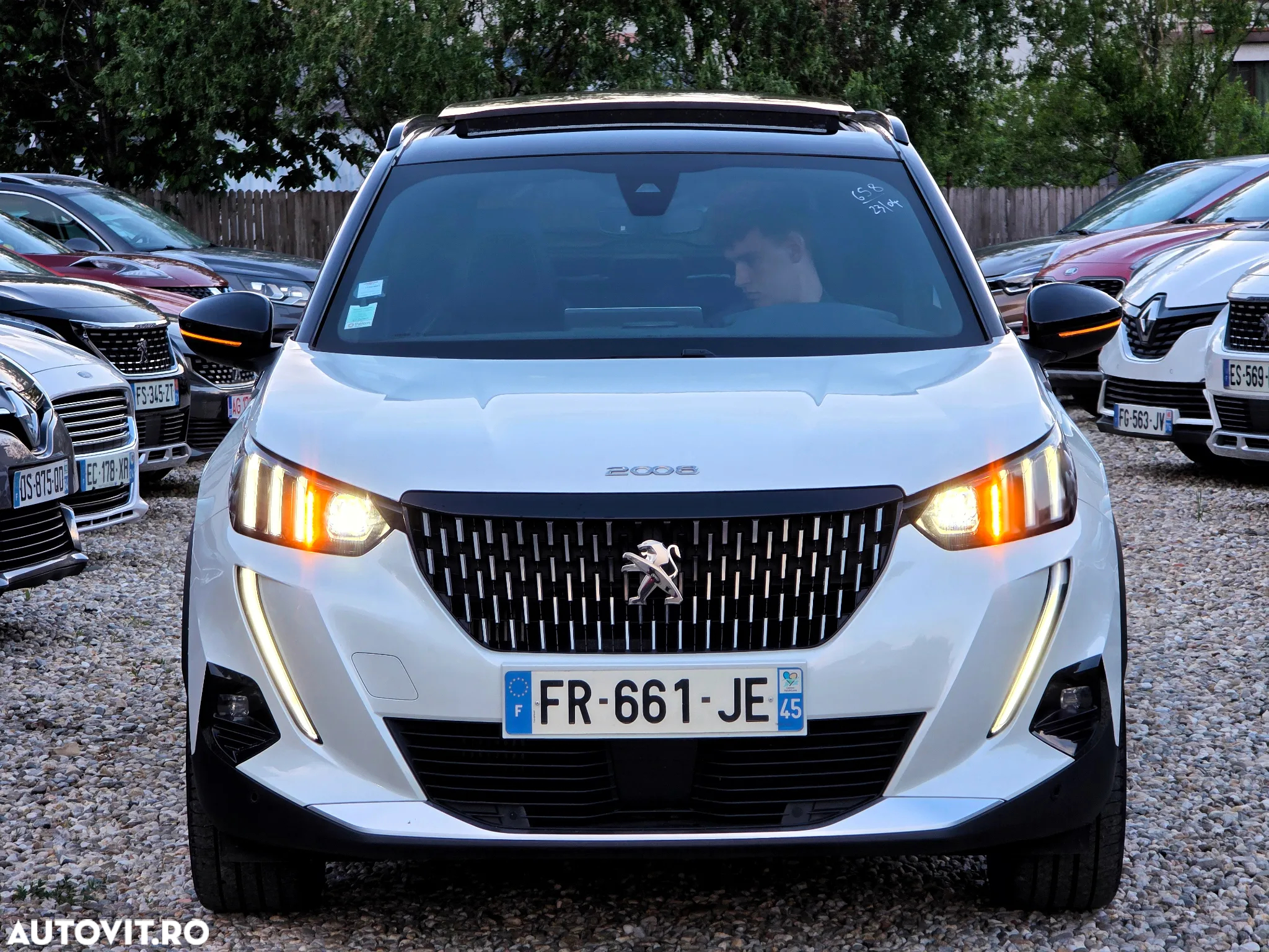 Peugeot 2008 PureTech 155 EAT8 GT Pack - 3