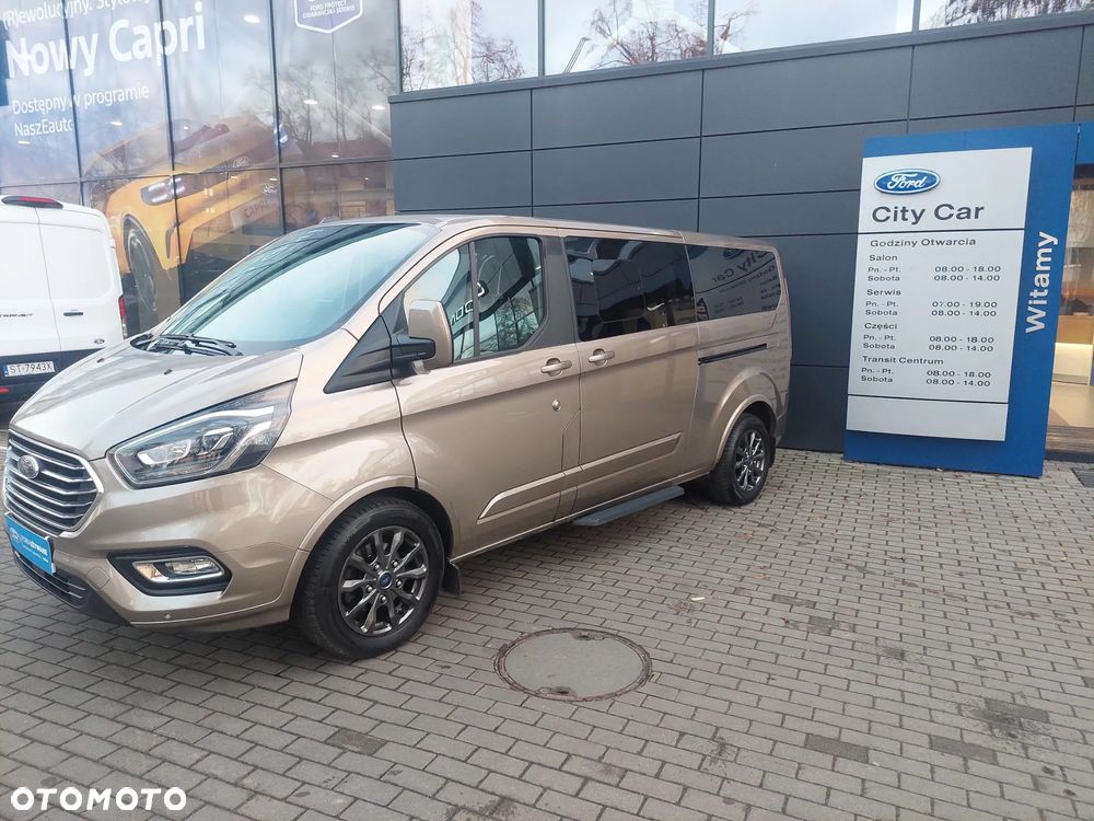 Ford Tourneo Custom 2.0 EcoBlue L2 Titanium - 24
