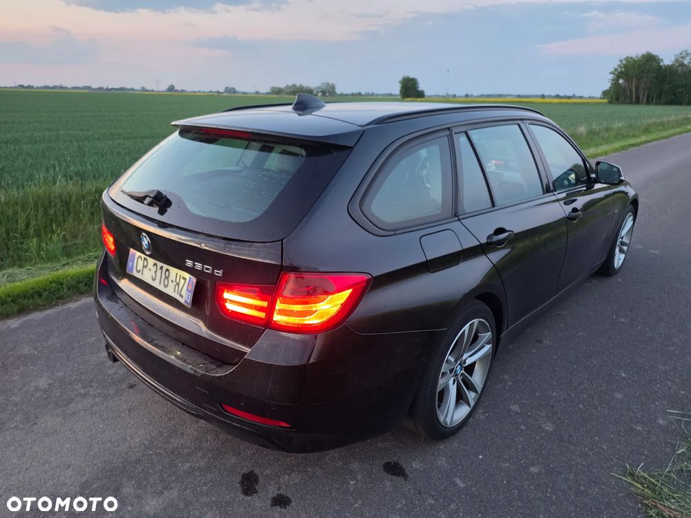 BMW Seria 3 330d Luxury Line - 23