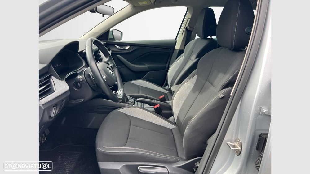 Skoda Scala 1.0 TSI Ambition DSG — fotografia 10