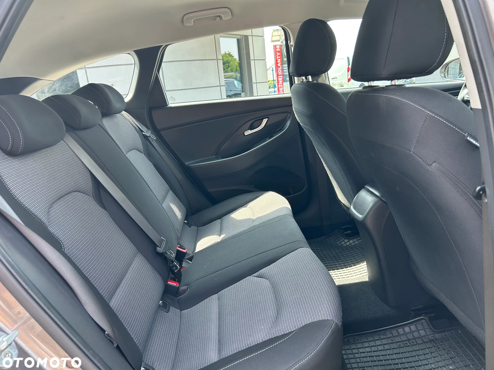 Hyundai i30 1.5 DPI Classic + - 13
