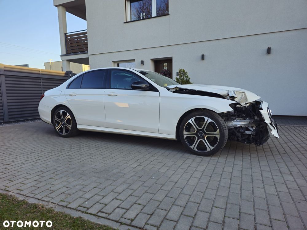 Mercedes-Benz Klasa E 220 d 9G-TRONIC AMG Line - 8