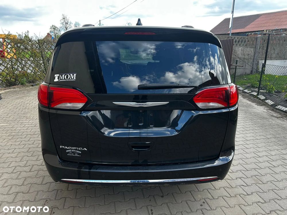 Chrysler Pacifica - 6