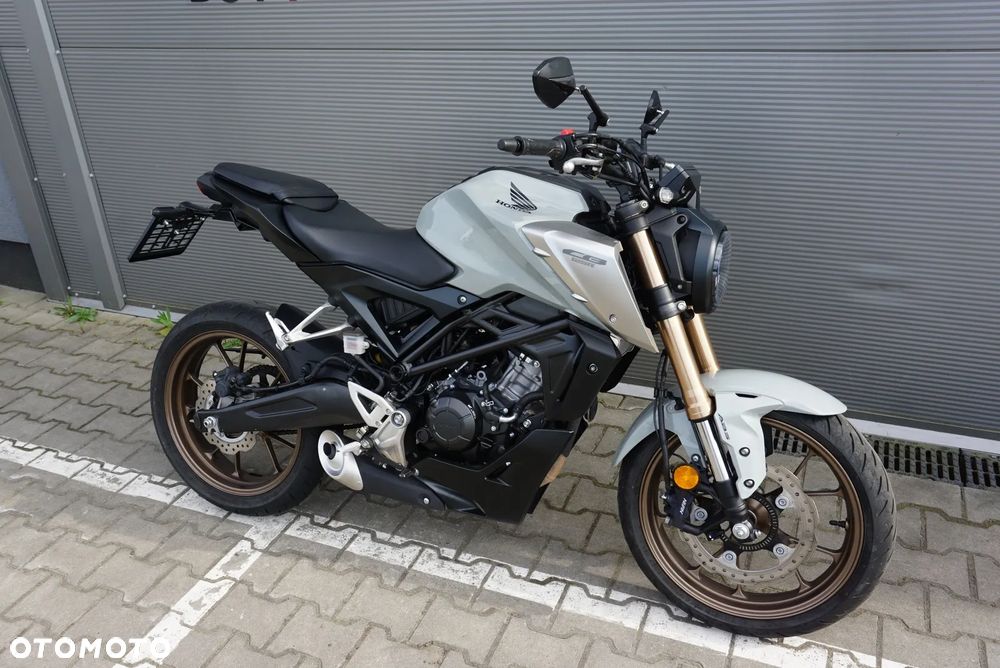 Honda CB - 1