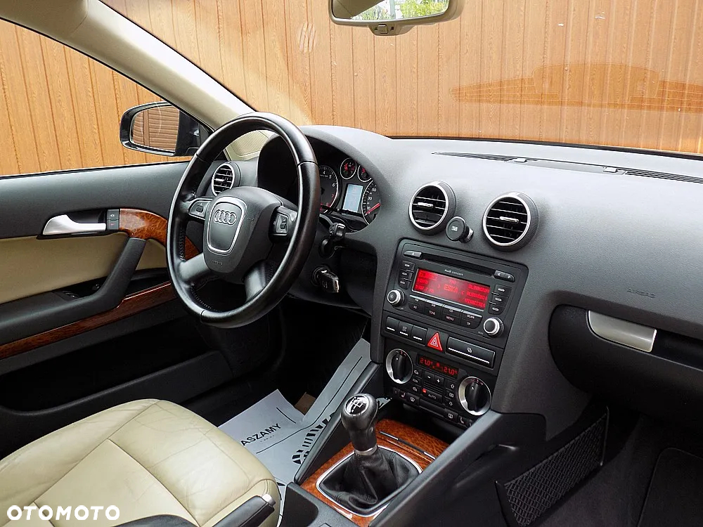 Audi A3 1.6 Attraction - 17