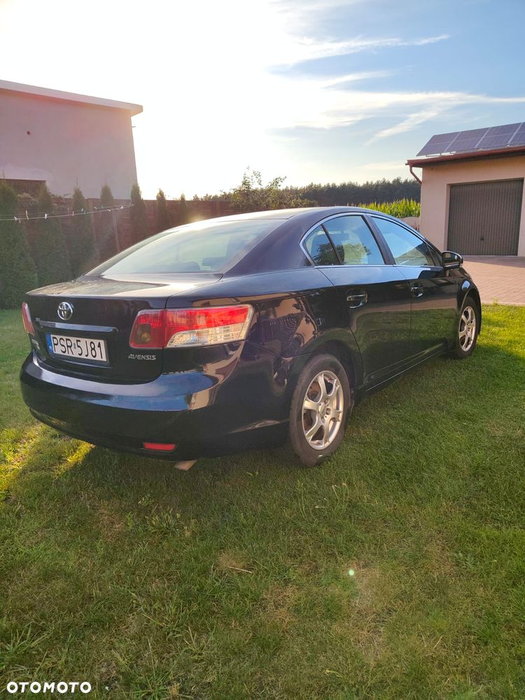 Toyota Avensis 2.0 D-4D Luna - 4