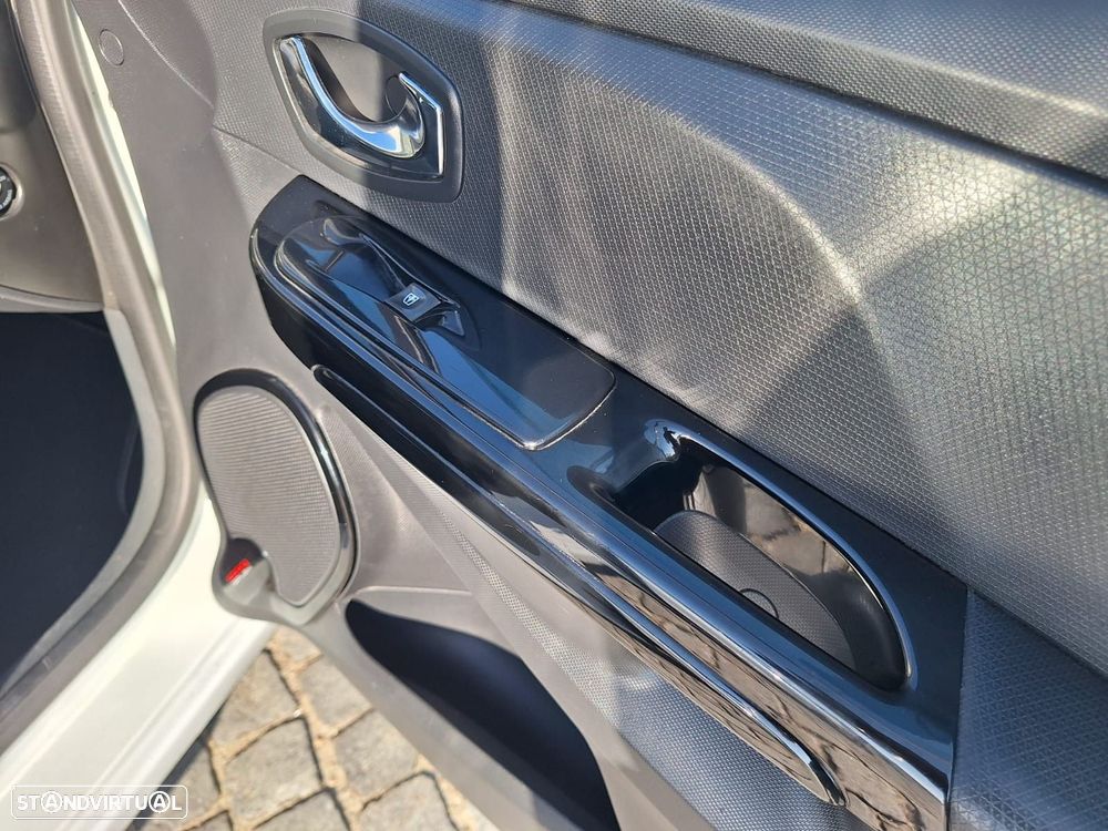 Renault Clio 0.9 TCE Dynamique S - 25