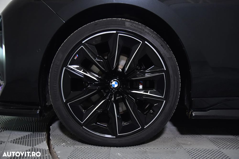 BMW Seria 7 740d xDrive MHEV - 14