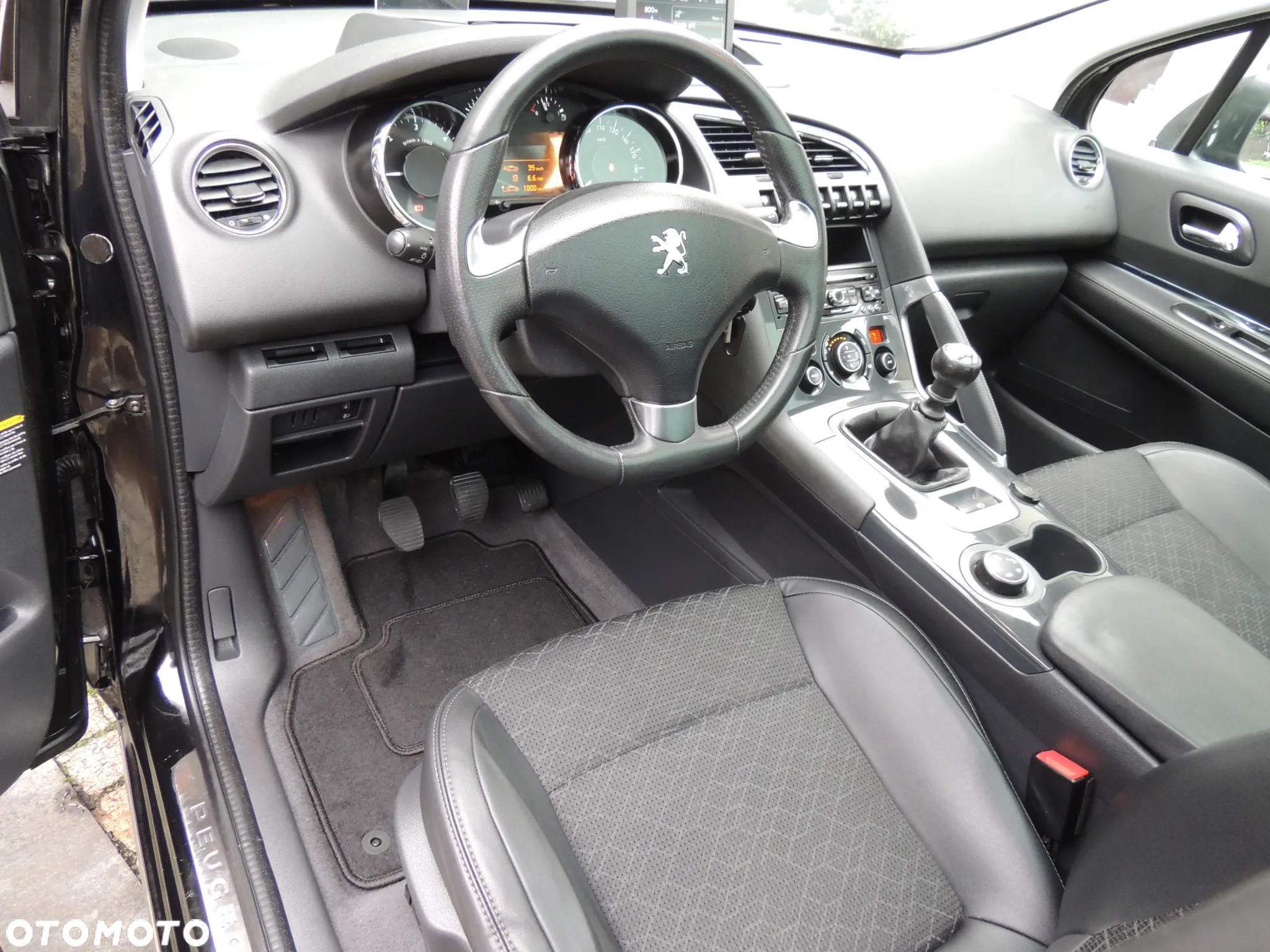 Peugeot 3008 HDi 115 Allure - 6