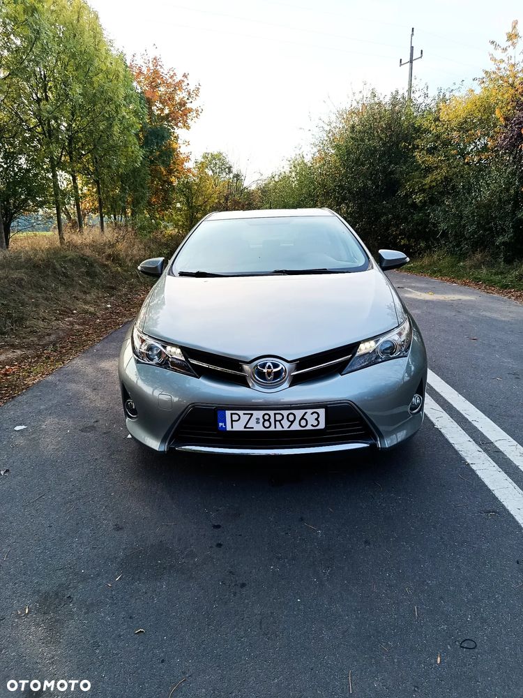 Toyota Auris 1.8 HSD Luna - 2