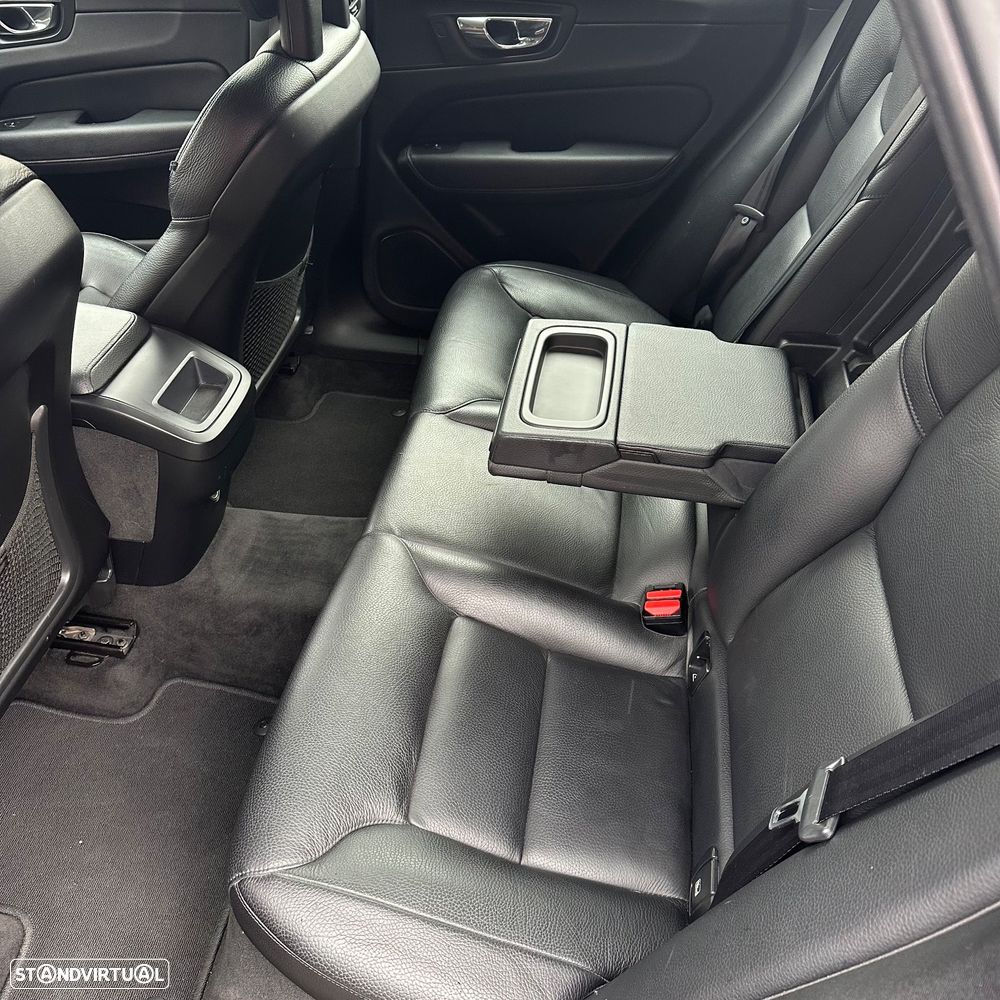 Volvo XC 60 2.0 D4 Inscription AWD Geartronic - 57