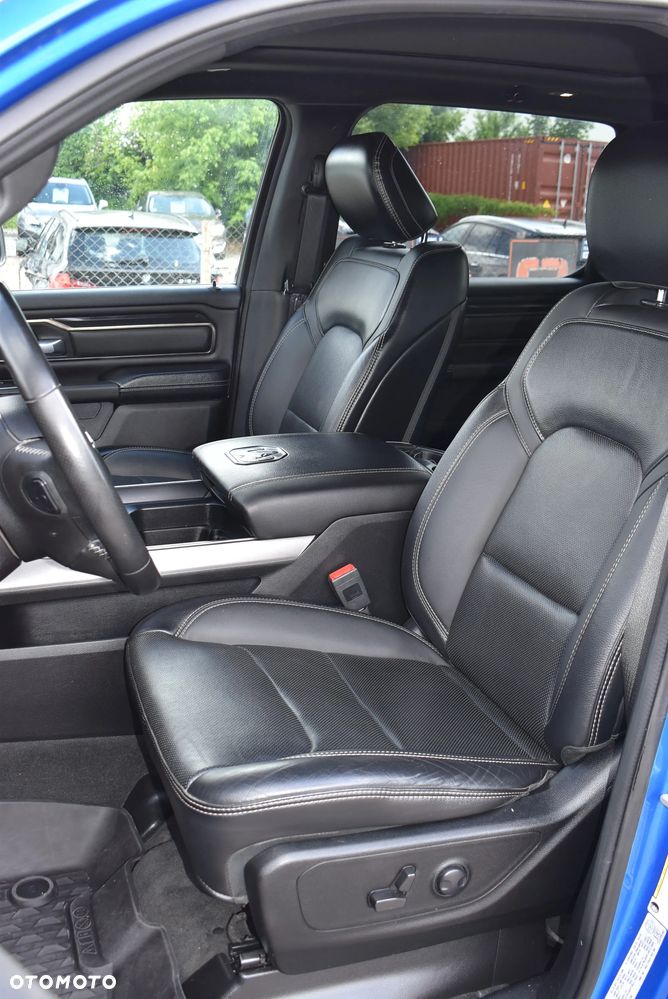 RAM 1500 Crew Cab Sport - 17