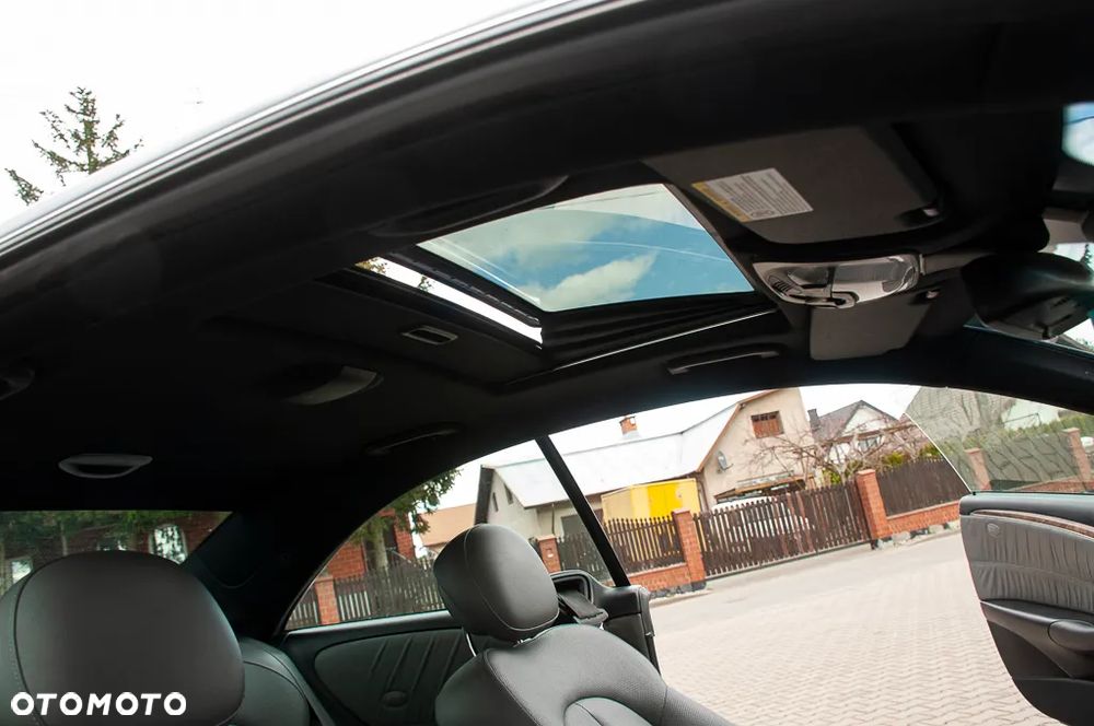 Mercedes-Benz CLK 350 7G-TRONIC Avantgarde - 37