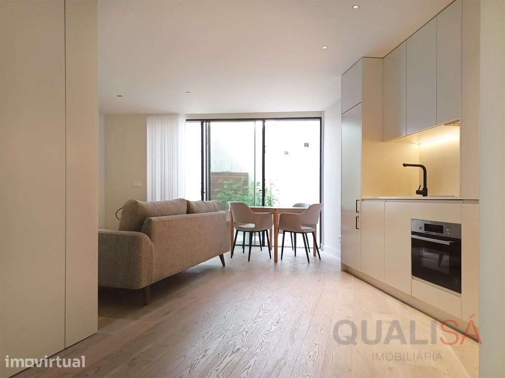 Apartamento T1 novo com terraço, equipado e mobilado, localizado na... - Grande imagem: 4/23