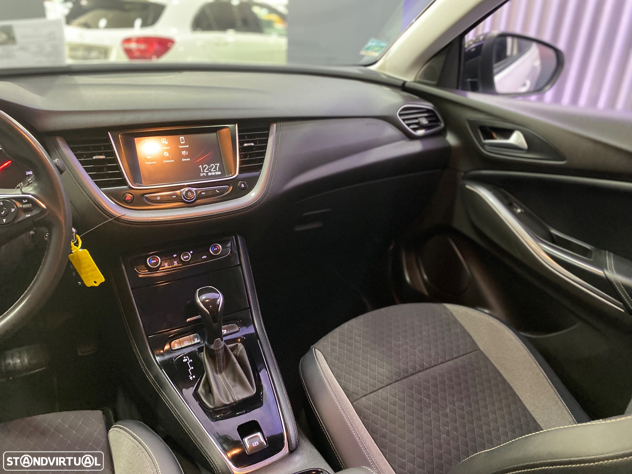 Opel Grandland X 1.5 CDTI Innovation AT - 32