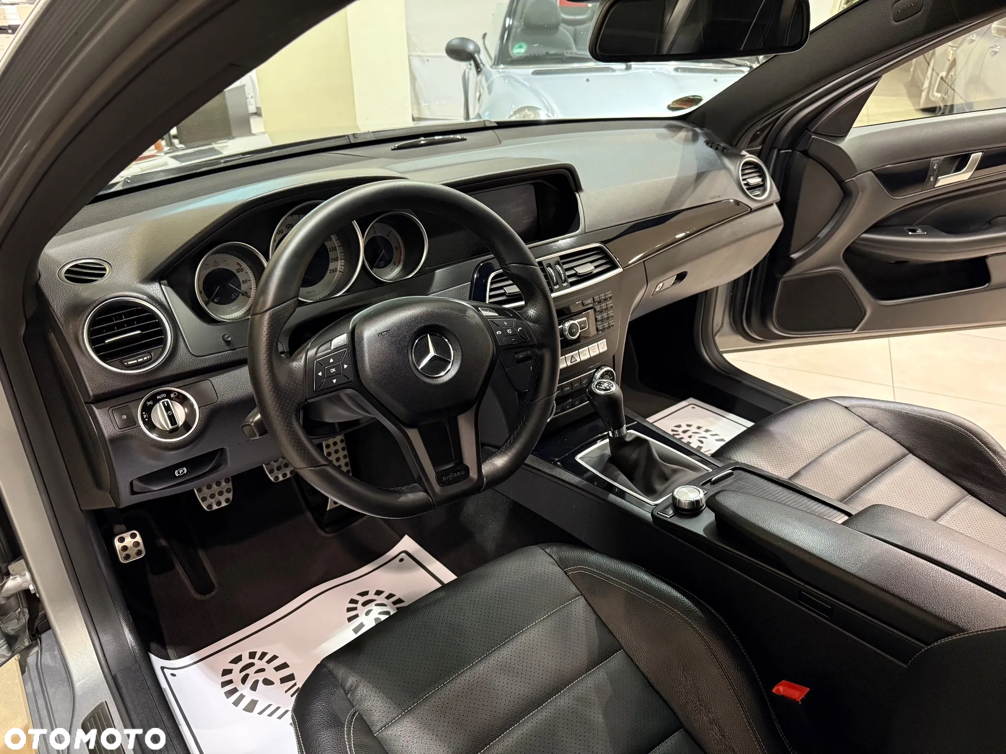 Mercedes-Benz Klasa C 220 CDI DPF Coupe (BlueEFFICIENCY) - 20