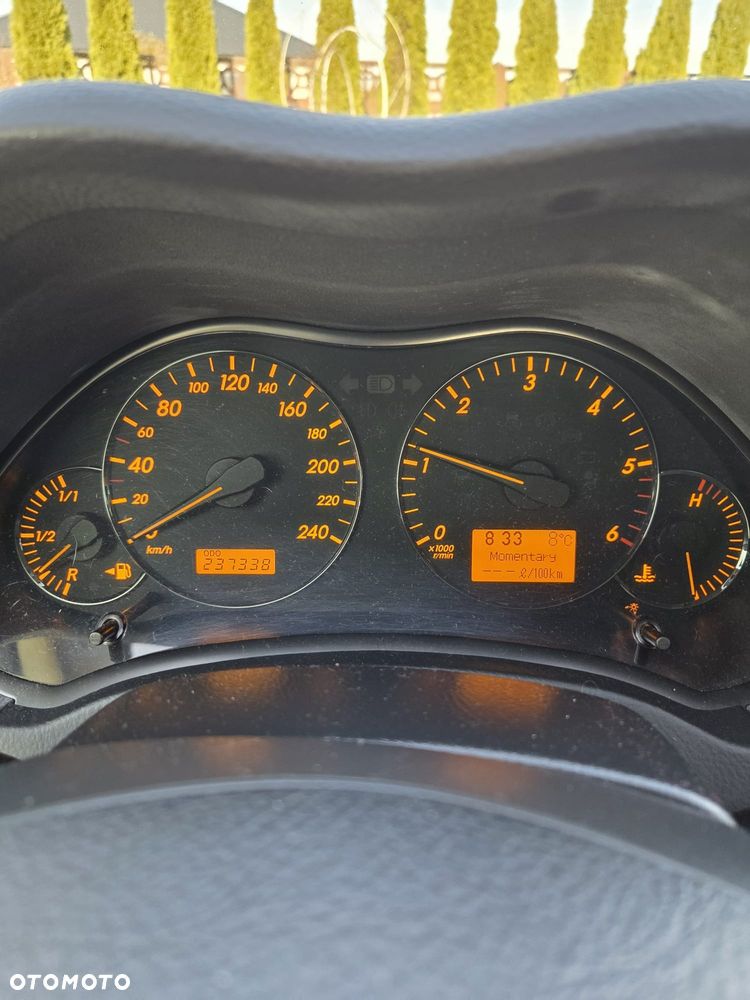 Toyota Avensis - 7