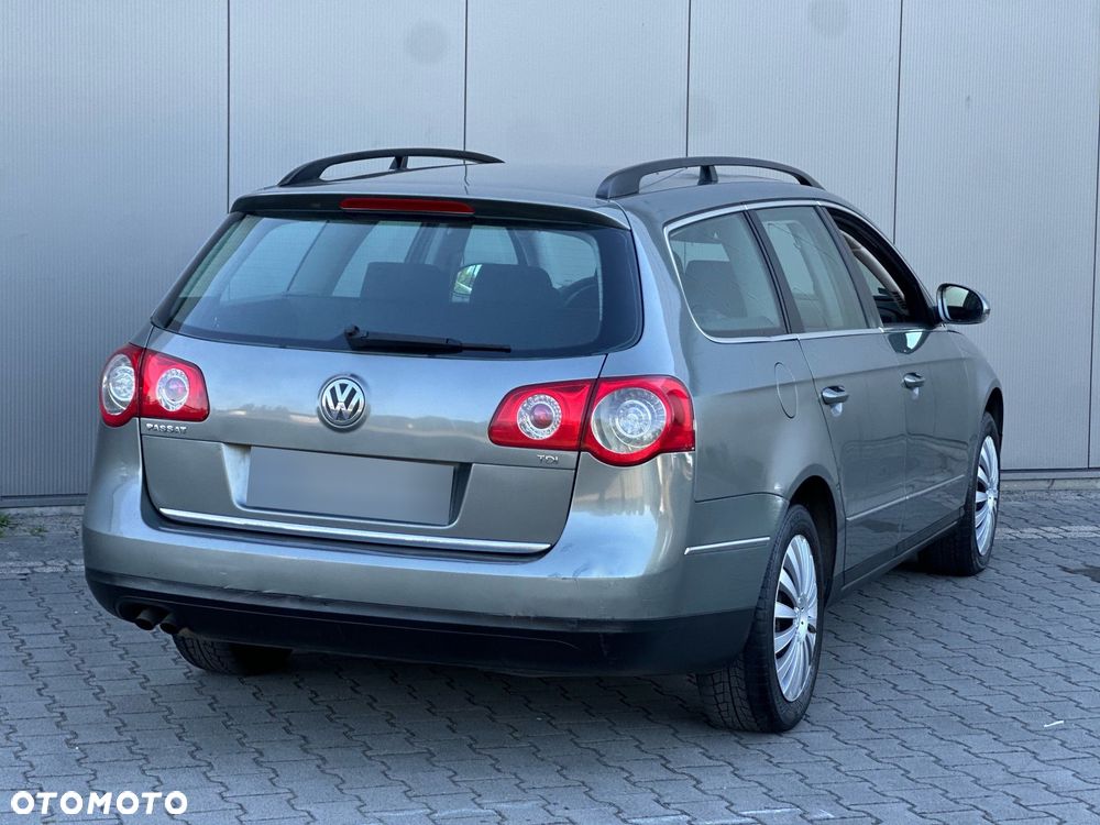 Volkswagen Passat - 2