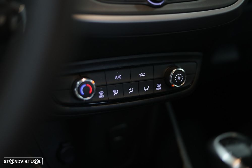 Opel Crossland 1.5 D Business - 11