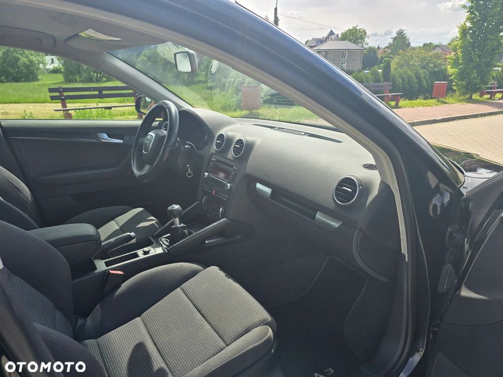 Audi A3 Sportback 1.6 FSI Ambition - 11
