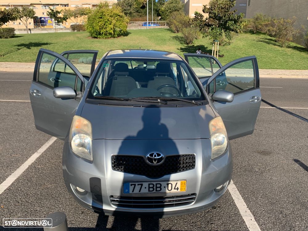 Toyota Yaris 1.0 VVT-i - 8
