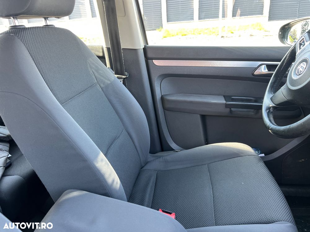 Volkswagen Touran - 3