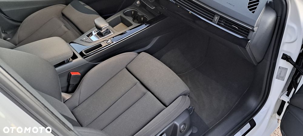 Audi A4 Avant 35 TDI mHEV S tronic - 13