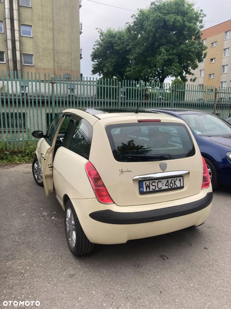 Lancia Ypsilon 1.4 16v Platino - 3