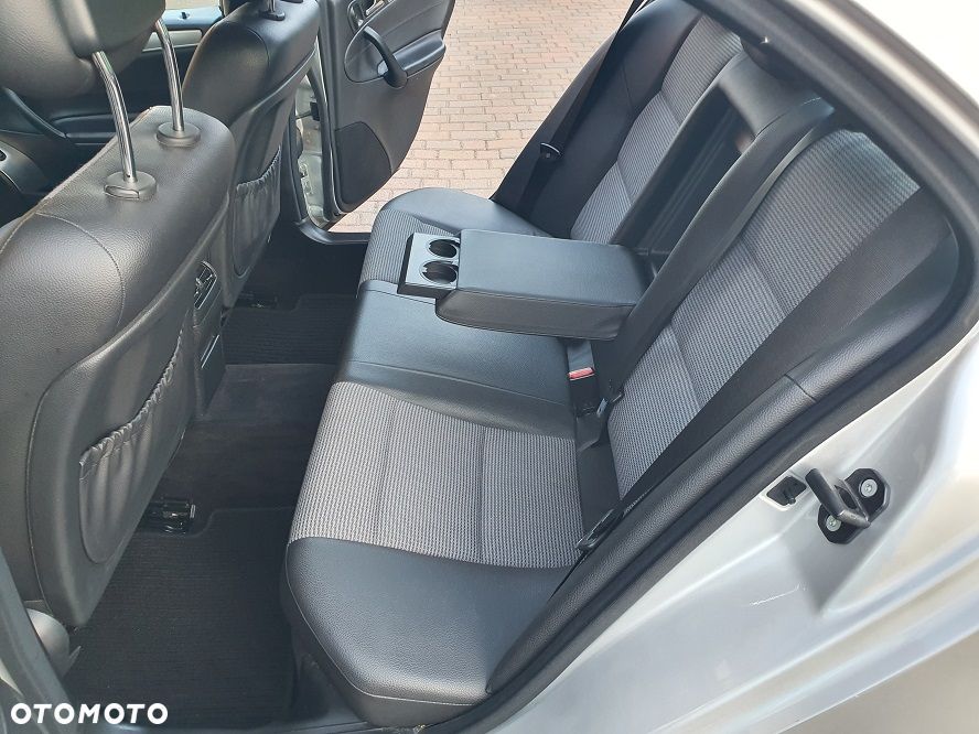 Mercedes-Benz Klasa C 180 Kompressor Automatik Avantgarde - 17