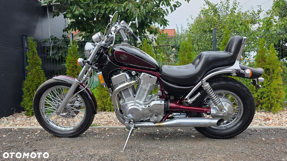 Suzuki Intruder - 12