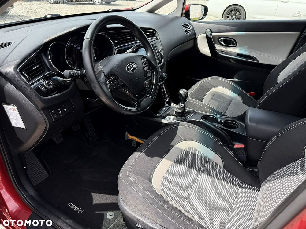 Kia Ceed - 9