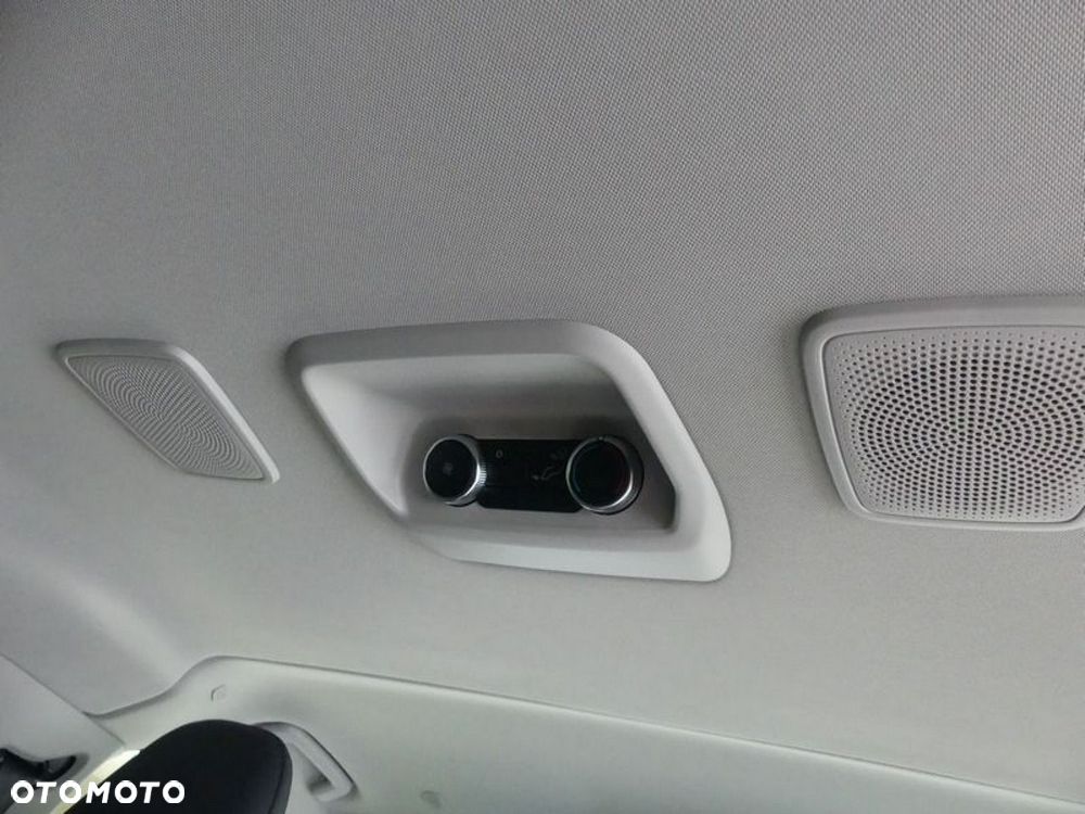 Ford Tourneo Custom - 13