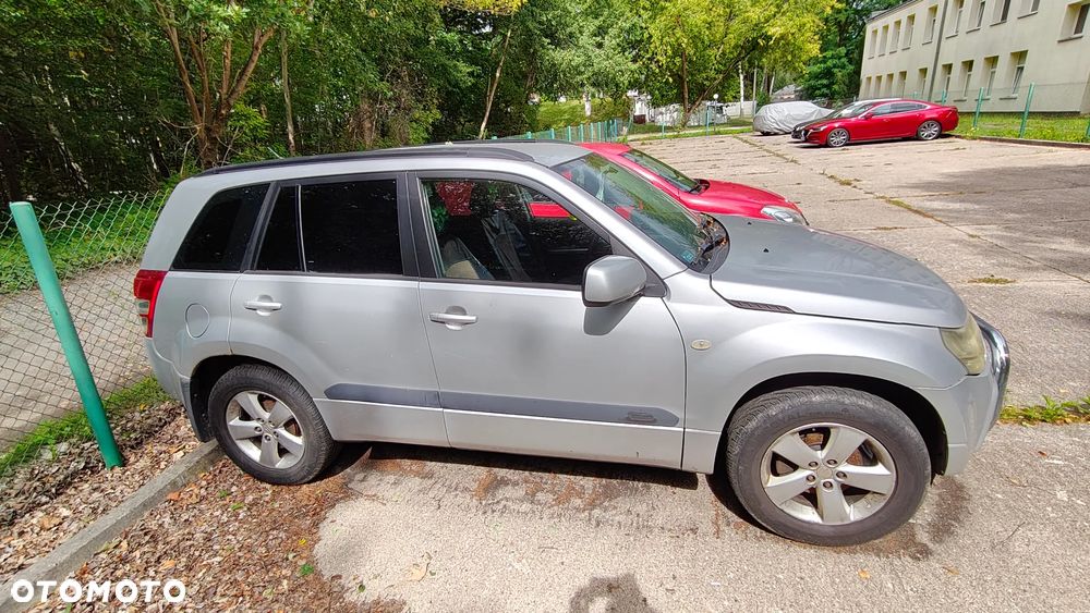 Suzuki Grand Vitara 2.0 - 4