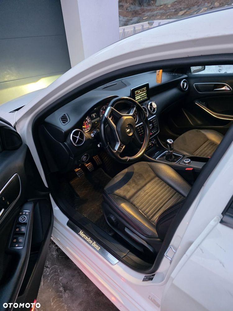 Mercedes-Benz Klasa A 180 CDI (BlueEFFICIENCY) - 18